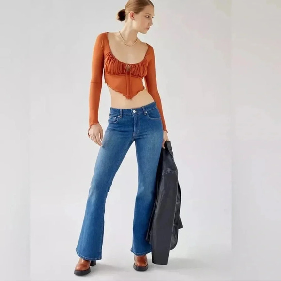 BDG Low Rise Flare Jeans-Sequins and Embroidery Back Pockets Size 26 - Picture 4 of 11